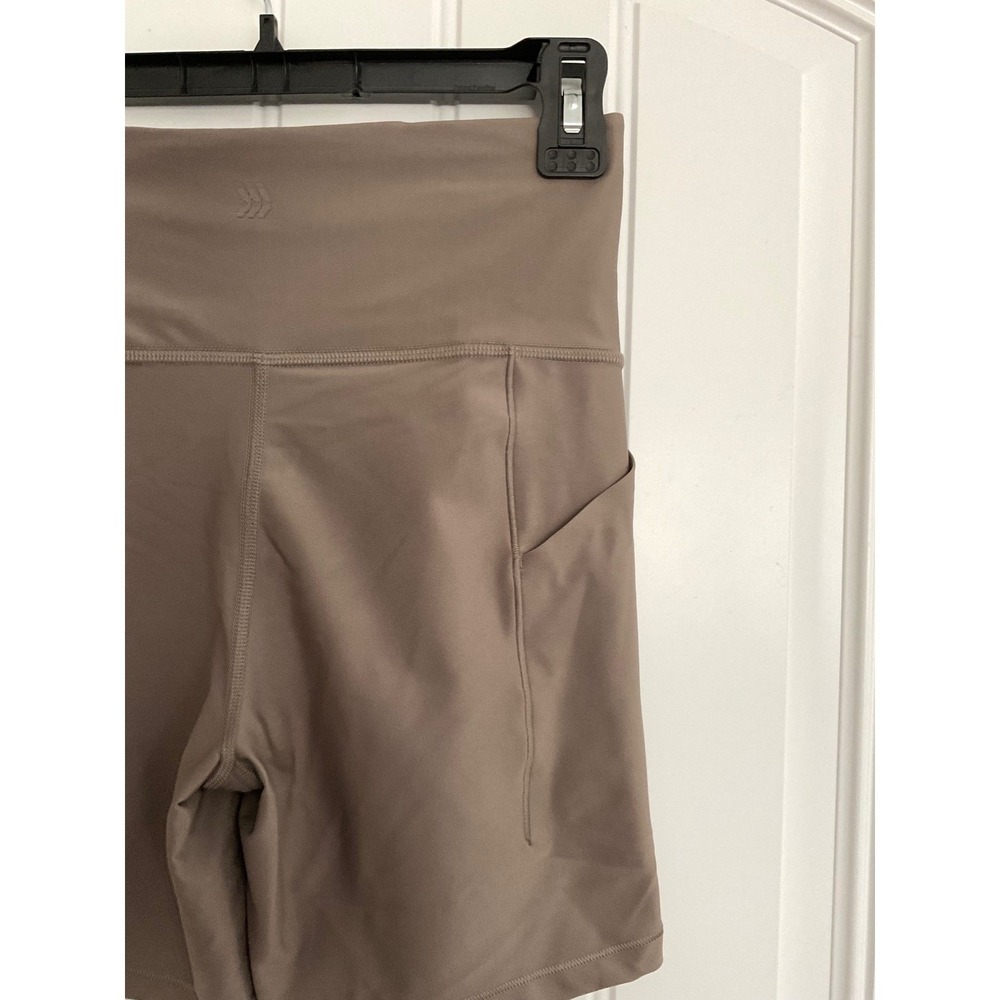 All in Motion Women's Taupe Biker Shorts High Rise Size Small w/ Pockets NWOT - Picture 4 of 5